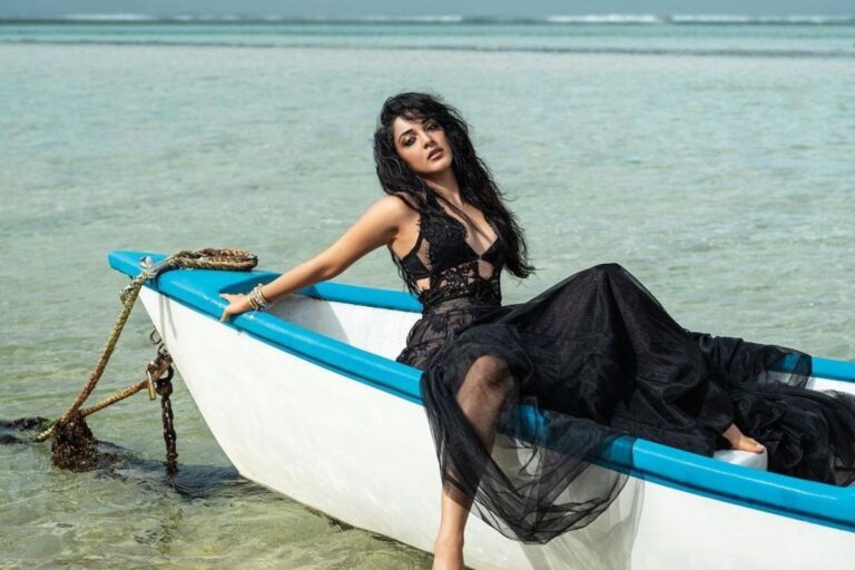 Kiara Advani sexy and hot pictures