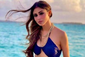 Read more about the article Mouni Roy’s Bold Look Making a Splash on Social Media