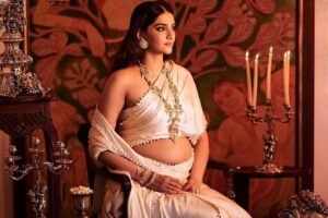Read more about the article Sonam Kapoor: Mommy-to-be, flaunts her baby bump in a recent photoshoot.