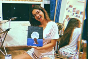 Read more about the article Anushka Sen Paints at Night, Shares Candid Pictures From Her Room With Fans on Social Media