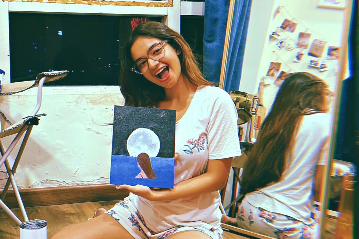 You are currently viewing Anushka Sen Paints at Night, Shares Candid Pictures From Her Room With Fans on Social Media